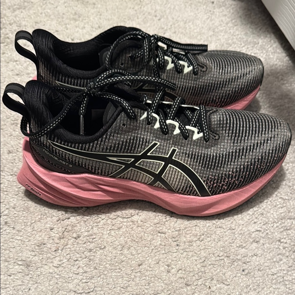 ASICS Novablast 3 Running Shoes